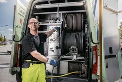 Kanalreinigung mit Spülfahrzeug in Hahnbach